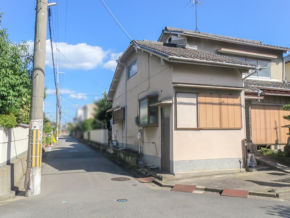 枚方市三栗の分譲地（前面道路）