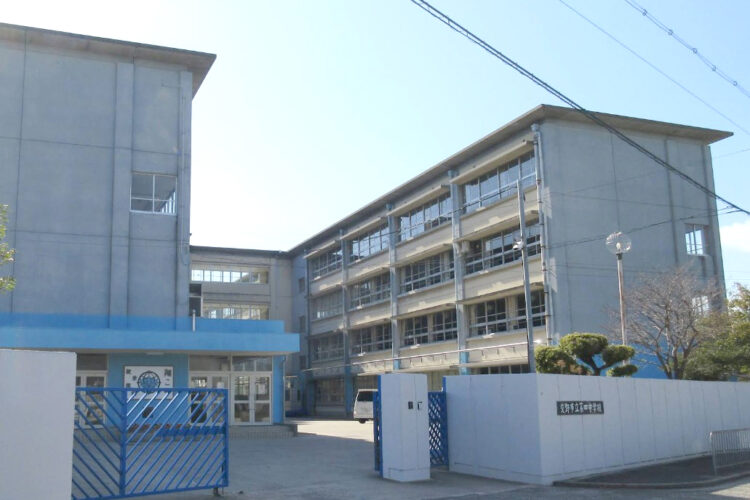 交野市天野が原町2丁目（第四中学校）