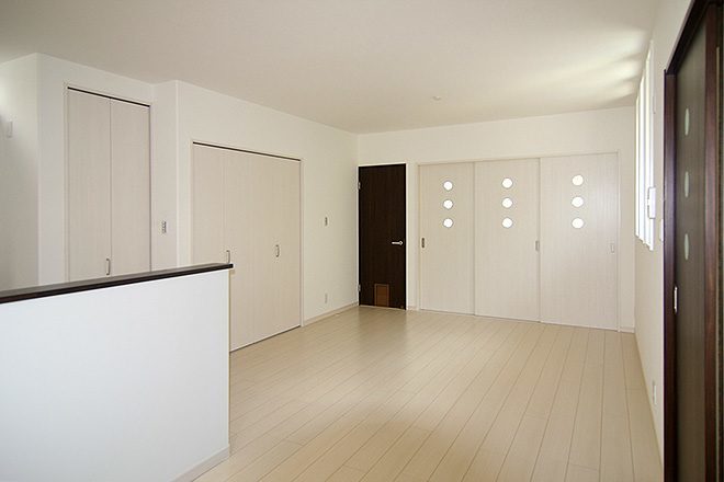 優しい色合いのフロアー