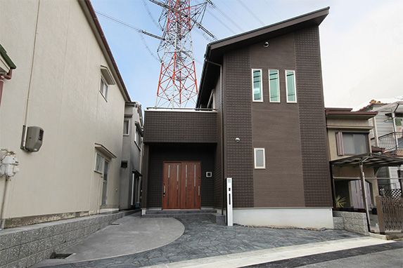 大阪Ｉ邸 – 自然素材と大理石のキッチン モダンシックな家