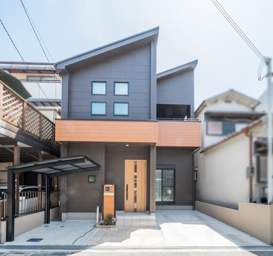 大阪Ｉ邸 – 寝室とリビングが高天井のシックモダンの家