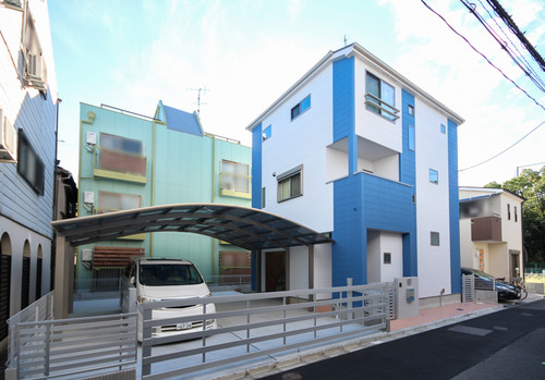 大阪Ｍ邸 – ビルトインワークスペースがある３階建て