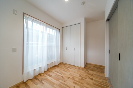 バルコニーに面した子供部屋