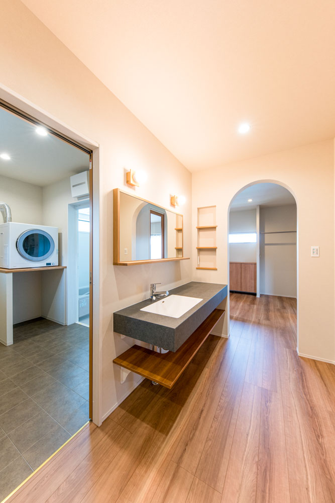 洗う・干す・しまうがつながる、家事がスムーズになる洗濯動線のあるお住まい
